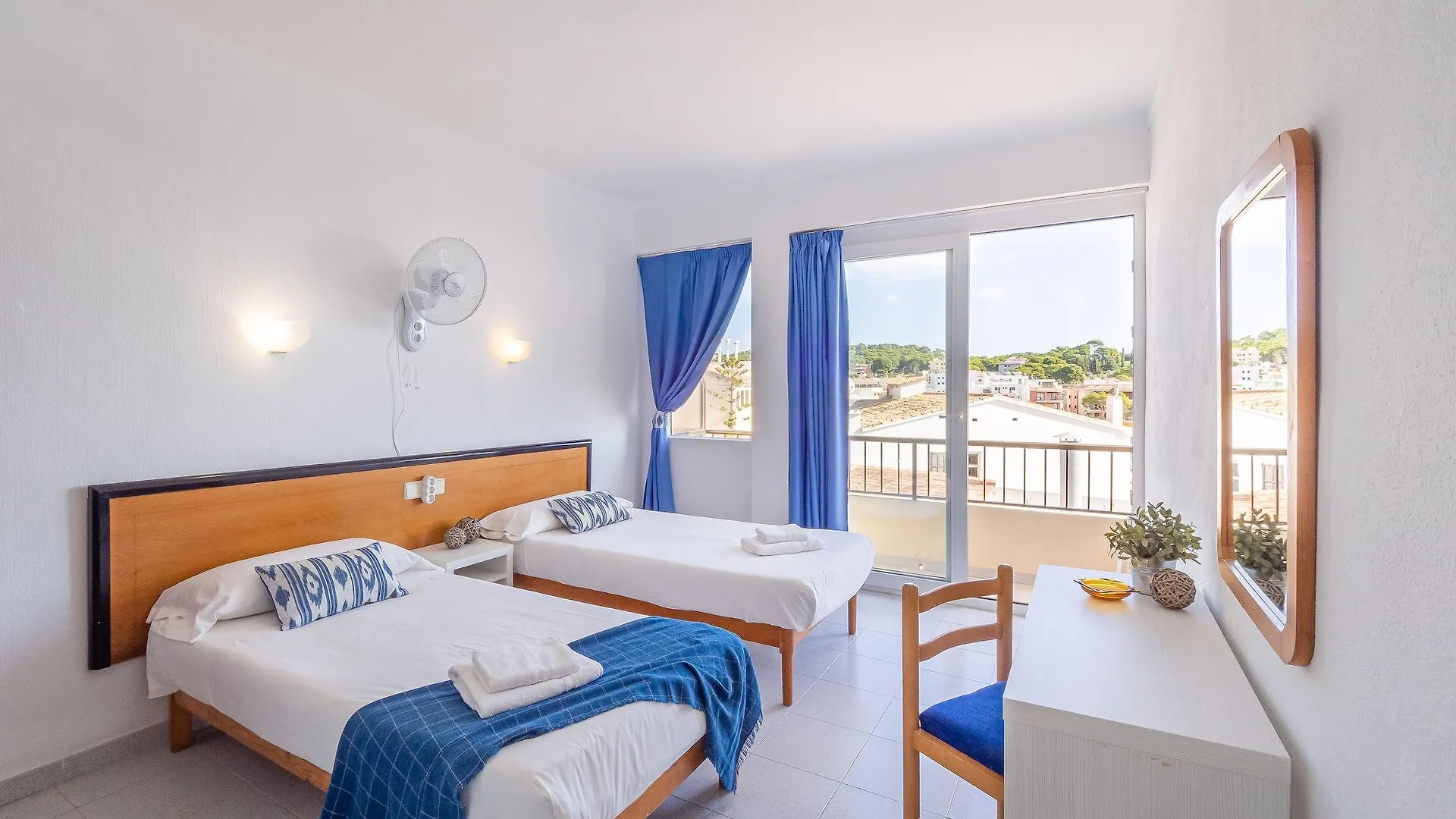 Hostal Port Corona Cala Ratjada  Gasthof