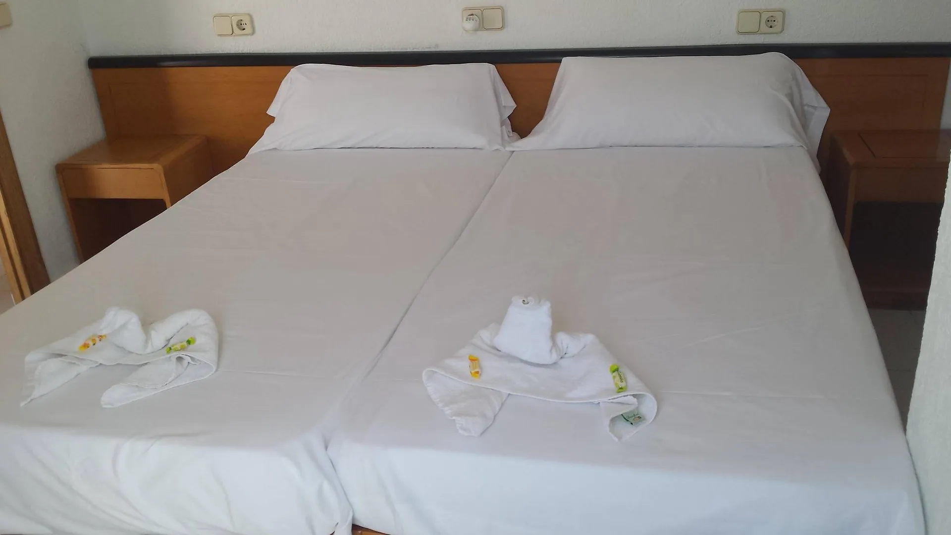 Hostal Port Corona Cala Ratjada  Gasthof